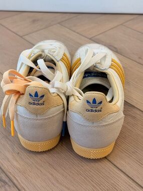 Brand NEW Women’s Adidas (Japan) Size 7.5